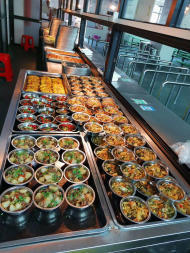 東莞工地、工廠、學(xué)校飯?zhí)贸邪c團(tuán)餐配送 餐飲企業(yè)管理的全方位解析